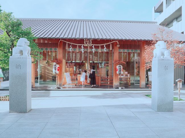 急に涼しくなった8月の土曜日。<br /><br />さて、何する?どこ行く?<br />吉祥寺は飽きたし、新宿もなんだかなぁ、<br />渋谷原宿もいいけど、、、と<br />行き先が決まらぬままお出かけ。<br /><br />電車に乗ってから、うーん神楽坂は?と。<br />いいじゃん、私行ったことないし!<br /><br />というわけで何も考えずに神楽坂へレッツゴーの巻。