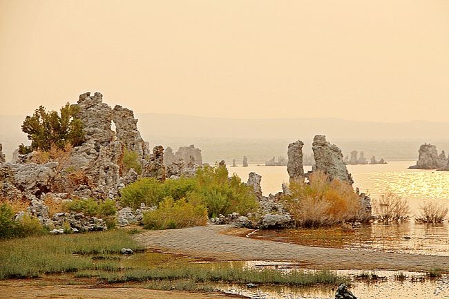 湖に還る幻想宮殿 - 偽りの絶景:Tufa / ヒトの驕りが齎した暁の惑星【インヨ森林公園(モノ・レイク)  America Geo旅-2 】