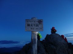 仙丈ケ岳・小仙丈尾根を下る　　野花と大眺望を求め