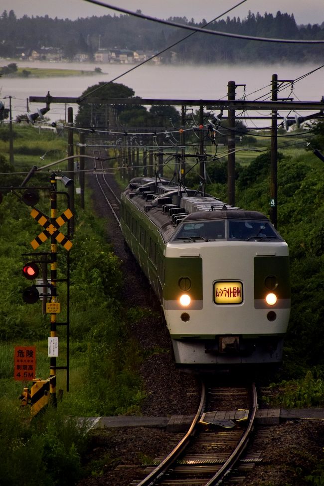 引退間近？な特急型車両189系N102編成（あさま色）快速「ムーンライト信州81号」を追いかけて、夏の木崎湖に訪れてみました。