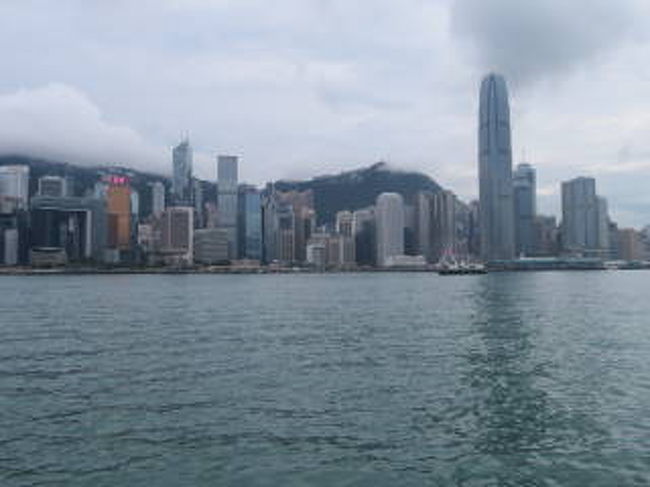 香港の初日は雨にたたられました。室内で楽しめる場所を探して香港島に遊びました。