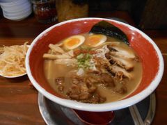 たまには“ベタ”な郷土料理&B級ご当地グルメ1804 　「徳島ラーメン＆アオリイカバーガー＆四万十牛バーガー＆鰹のタタキ＆マンボウ料理」　　　～徳島＆高知～