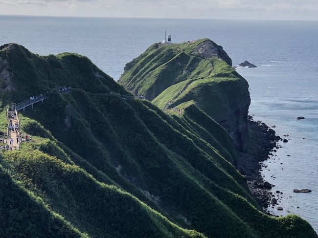 ８月１２日　２日目です。<br /><br />室蘭地球岬～白鳥大橋～洞爺湖観光～サイロ展望台～道の駅ルスツ～道の駅京極～余市を抜けて、３時のおやつ積丹生うに～神威岬～小樽散策食事宿泊