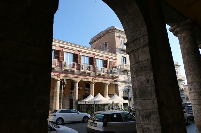 美しき南イタリア旅行♪　Vol.149(第6日）☆Crotone：「クロトーネ旧市街」大聖堂と壮麗なポルティコ♪
