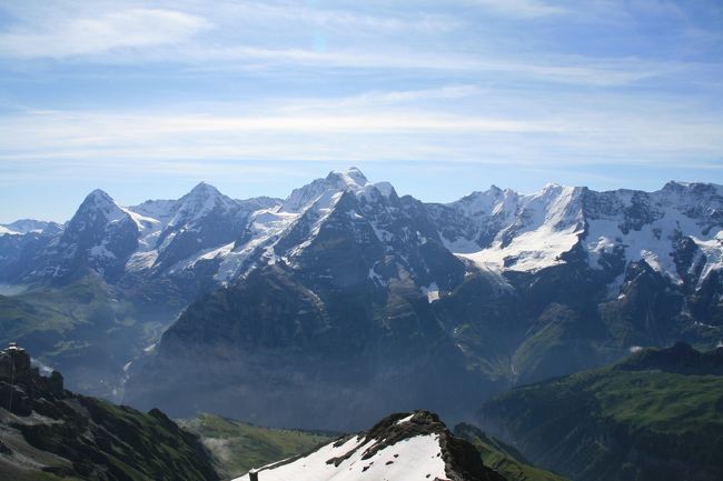 スイス山岳観光２大拠点のひとつ、グリンデルワルト観光ハイライトのPart１です。今回はミューレン、シルトホルン、アルメントフーベル、クライネ・シャイデックを中心にUPしました。