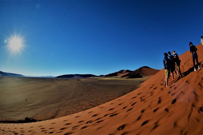 褐色の大地をゆく、　１０　茶色い砂山を登る 