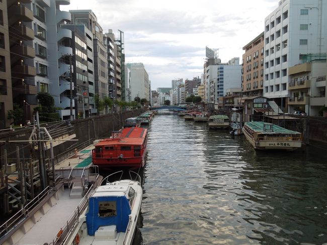 9月7日、午後0時過ぎに久しぶりに浅草橋へ行きました。　目的はヒューリック浅草橋ビルで展示会の説明会があるために参加するためです。　浅草橋は人形の販売店や造花店、花火店があるところ以外に屋形船が神田川に沢山係累されている場所としても知られています。<br /><br /><br />*写真は神田川に係累されている屋形船