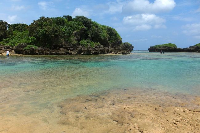 八重山諸島３日目。<br /><br />風と海のうねりがあり危険とのことで<br />予定していたシュノーケリングツアーが中止になってしまいました。<br /><br />急きょレンタカーを借りて西表島内の観光に切り替え。<br />ツアーは中止になったけど安全なビーチでシュノーケリングもできて<br />結果的には大満足☆<br /><br />夕方には石垣島行きの船に乗り、３泊目を名蔵ヴィレッジで。