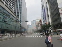 東京駅八重洲口交差点付近の風景