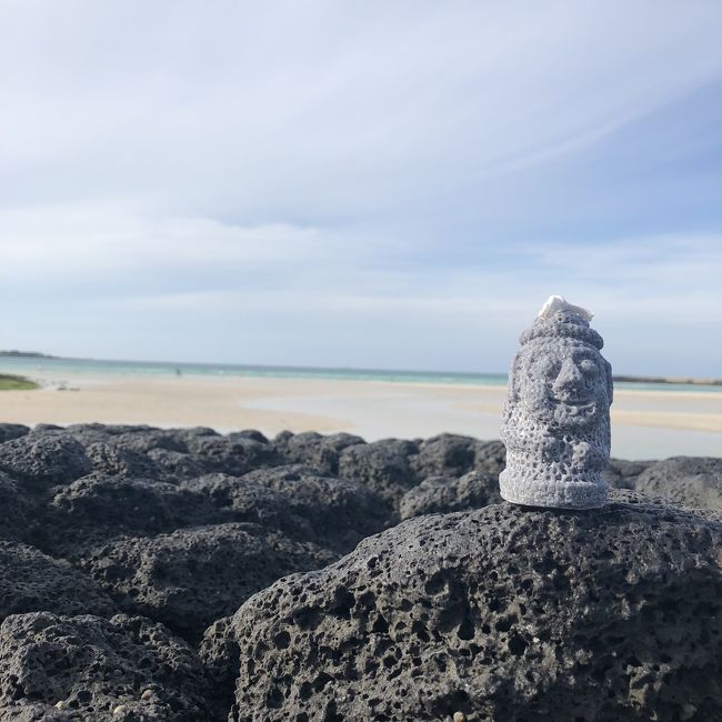 有給を使って夏休みにチェジュ島へ行ってきました！（最初はベトナムに行く予定でしたが）<br /><br />気が付いたら今年10回目の韓国 笑<br /><br />お店の情報は詳しくはブログに載せていきたいと思いますhttps://www.pekopekoman9.com/<br /><br />いつもは食べてばかりの旅行記ですが、今回はちゃんと観光もしました～！<br /><br />チェジュは景色も素敵だし、ご飯も美味しいのでかなり気に入ってしまいました(^^)