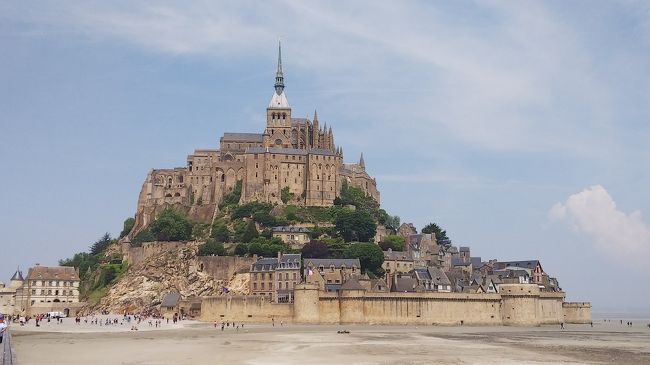 フランスツアーひとり旅《2日目～３日目：モンサンミッシェル観光①（聖堂入場までの散策編）》