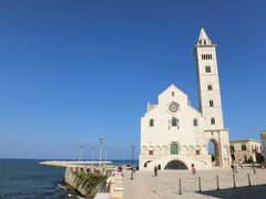 アドリア海に突き出るように建つ真っ白な「トラーニ大聖堂」に会いに行ってきました！