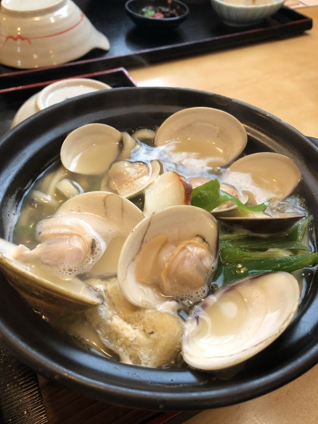 三重県桑名にはまぐりを食べに行きました。 <br /><br />3連休でしたが特に予定も立てて無く、うだうだして終わりそうなのが悲しいなぁ…。まぁせめて1日ぐらいは何処かに行こうかと思い、何故か「はまぐり食べたい」の衝動に駆られての桑名行きです。<br /> <br /> お出かけ理由の8割がた食に絡むのは毎度の事でしょう。<br /> 桑名での一日も美味しく過ごしました。