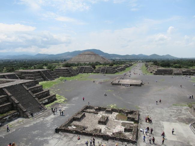 以前から憧れだった古代文明の遺跡を求めて、メキシコを旅行してきました。<br />4travel初心者ですが、何かの参考になれば幸いです！<br />8日目はこの度最後の遺跡、テオティワカン遺跡を見学しました。<br /><br />旅行日程 <br />9/9 成田→メキシコシティ<br />9/10 メキシコシティ→メリダ<br />9/11 チツェンイッツァー遺跡<br />9/12 ウシュマール遺跡<br />9/13 メリダ→プラヤデルカルメン<br />9/14 プラヤデルカルメン→グアダラハラ <br />9/15 テキーラ村<br />9/16 グアダラハラ→メキシコシティ<br />9/17 テオティワカン遺跡<br />9/18 国立人類学博物館<br />9/19,20,21 メキシコシティ→ロサンゼルス→羽田