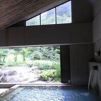 秘湯奥鬼怒温泉と天上の湿原鬼怒沼ハイク、明治の館のテールシチュー