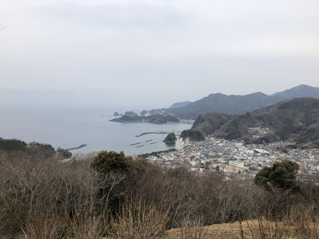 伊豆で温泉に入り伊勢エビ食いたい！からの行程検討。まずは城好きとして、エリア的に後北条氏の城をピックアップ。そして伊豆はどこに泊まるか･･･そうだセカチューだ！毎週娘と涙したドラマ「世界の中心で愛を叫ぶ」のロケ地松崎だ！<br />（今更感満載ですが･･･）というわけで1泊2日車で走ってきました。