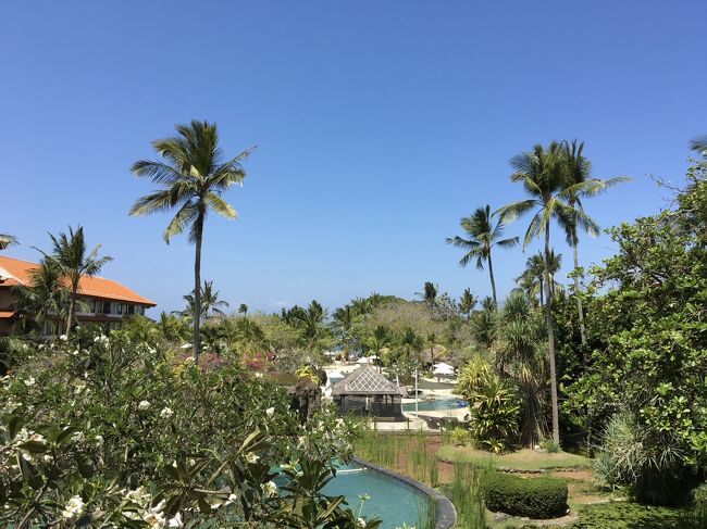 今年最後の旅はプーケット、バリ島、クアラルンプールの東南アジア旅。<br /><br />HND=>KUL=>HKT=>KUL=>DPS=>KUL=>HND<br /><br />ルメリディアンプーケットからクアラルンプールへ移動し、ルメリディアンクアラルンプールで呑んだ後に、ウェスティンヌサドゥアに2泊しました。<br /><br />やっぱりウェスティンヌサドゥアは素晴らしい。