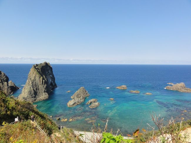 法要があり9/13~17の予定でバニラ、ANA便を予約していました。大きな地震があり札幌に住む弟との連絡もメールのみ、余震に注意と連日の報道で出席を迷いました。札幌の弟が住む地域は1週間過ぎて生活は支障なく、空港からのアクセスも大丈夫と電話もあり出かけました。観光客少なく節電中の札幌でしたが、オータムフェスタも開催されました。北海道、滞在中、余震はありましたが法要や両親のお墓参りも済ませ、こんな時期と思いながら行きたかった積丹方面を観光、札幌でグルメも堪能しました。時期はやや早めでしたが新鮮な生筋子も購入、正月用のいくらも醤油漬けも造りました。