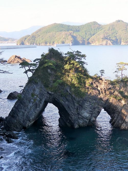 三陸南部-5 大船渡 碁石海岸/穴通磯-徒歩3分往復散歩 ☆群青の海