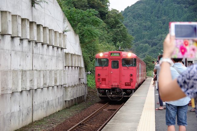 美味しい香住ガニを堪能した後は、お土産の香住ガニを買って、余部空の駅へと。<br /><br />道の駅で旬の梨を買って、空の駅からの景色を楽しみました。