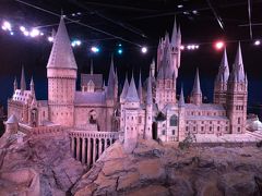 夢膨らませハリーが通うホグワーツ魔法学校へ「ファンタジーの世界 in LONDON」