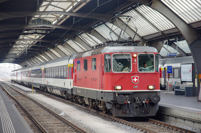 スイス・イタリア オーダーメイド鉄道旅行 (1)出国→サンモリッツ