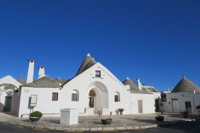 アルベロベッロ_Alberobello　トゥルッリ！中世領主の税金対策が伝統的家屋群に昇華した奇跡の町