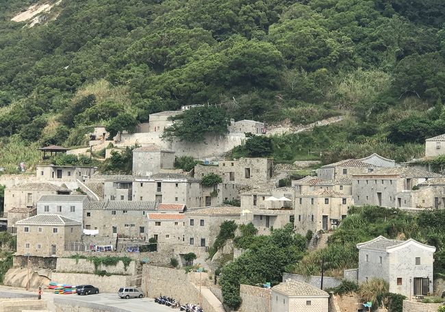 この旅行記は2018年夏休みのものです<br /><br />今回は離島巡り第5弾 馬祖列島に行くことにした。<br />(馬祖に行く事を決めたのは出発当日だが)<br /><br />特に行ってみたいのは東引島<br />以前からちょこちょこ調べていたが、いかんせん情報が少なく、船がどのくらいの頻度であるのか分からなくて、行くに行けなかったのだが、一週間あれば行けるだろうと考え、開き直って今回行くことにした。<br />勿論、行き当たりばったりの旅になる。<br /><br />8/11 成田→台北<br />8/12 松山→南竿 南竿巡り<br />