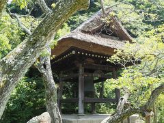 東慶寺　真夏の暑さに　花の寺と言われる境内へ。鎌倉三十三観音霊場