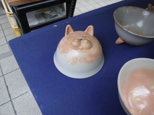 朝起きたらふらっとどこかに行きたくなり車を走らせたら萩に行っていました。最近萩に行くと必ず萩焼まつりが開催されています。今回は何も調べずに観光案内所により情報を仕入れました。またまた、萩焼まつりが開催されていてびっくりしました。しかし、萩はいいところですね。