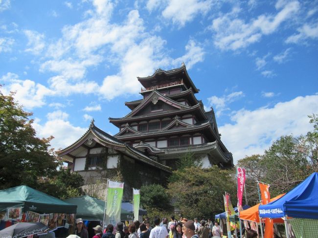 伏見・お城まつり2018 ~太閤さまを喜ばせるのじゃ!~<br />http://oshiro.kyotofushimi.com/<br /><br />平成30年10月14日(日) 10時~21時<br />伏見桃山城運動公園にて開催!<br />入場無料!<br /><br /><br /><br />伏見観光協会 http://kyoto-fushimi.or.jp/<br /><br />京都市観光協会 http://www.kyokanko.or.jp/taxi/taxi_0018.phtml
