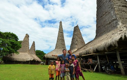 青い空に草原と馬＆巨石の島・スンバ島の旅日記』スンバ島