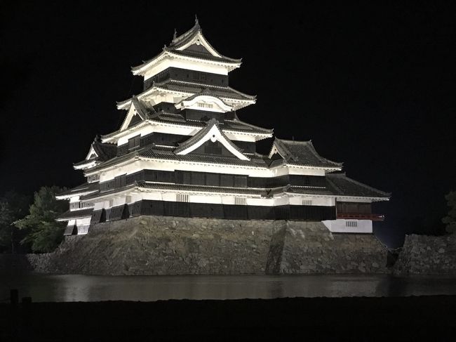 松本城と雲海の美ヶ原の旅【2018.5】…あずさで出発！夜の松本城《１日目》