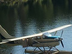アンカレッジ（3）人生観が変わる旅   夢か、まぼろしか！水上飛行機に乗って、湖水のロッジへ