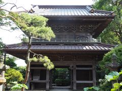 英勝寺　水戸御殿とも言われる、徳川家康公を勝利に導いたとも言われるお勝の方が眠ります。鎌倉唯一の尼寺であった。