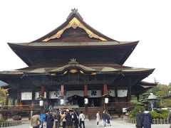 秋の善光寺  北陸新幹線