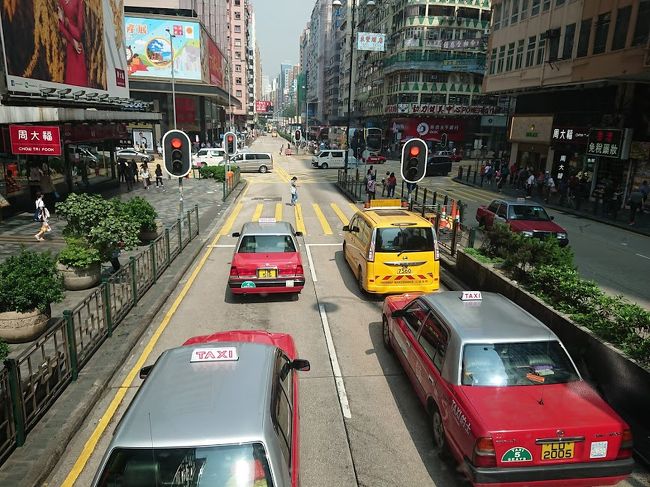 秋めいた香港から珠江デルタ攻めてみた。<br />今回は台風に悩まされることもなく順調に進んで良かった！！<br />香港を起点にマカオ→珠海→中山→順徳へと大陸への旅<br />Newホテルを追いかけて！<br />飛行機・フェリー・路線バス・高速鉄道・フェリーと乗物に<br />揺られた・楽しい旅でもあったけど、大陸では言葉の壁で迷い<br />ながらの珍道中です～(笑)<br />ではしばらく、工業地帯・珠江デルタ！の旅行記ご覧くださいませ。<br /><br /><br />