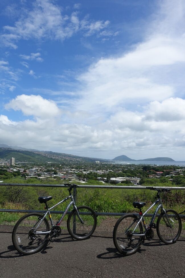 3日目はダイヤモンドヘッド登山へ！<br />でも登山口まで自転車で行ったらキツくてキツくて・・・<br />私は無理をするのはやめて大人しく登山口で待ってました（汗）