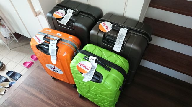 毎度おなじみの戦利品(おみやげ)です。<br />昨年は膨大な量だったのですが、今回は思いのほか品数が伸びず。<br />ただ、その分しっかりお支払いして購入したものがありました。<br /><br />これから渡航されるみなさまにご参考になれば。<br /><br />