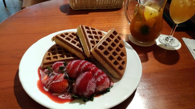 台北ローカルなカフェめぐり<br />行ったことのないカフェにも行きたいけれど、お気に入りのカフェにも行きたいし、<br />台湾ローカルなB級グルメも食べたいし、マンゴーも食べたいし。<br />結果的に毎度腹12分目な台湾旅行