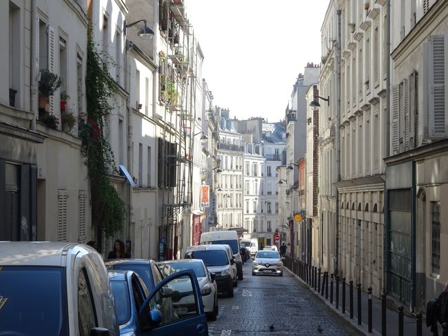 ルルドからヌヴェールの聖地巡礼を終え、最終地パリ編<br />今回は妻のお買い物　骨董探しで生地屋さん回りとモンマルトルのぶどう祭り、街歩きです。