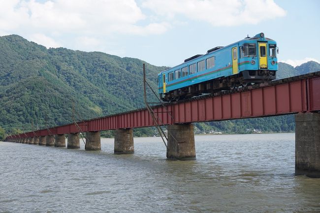 18切符で夏旅。<br />「丹後」な駅。<br />京都丹後鉄道 丹後由良駅。<br />何かを探してブラブラしてみました。<br />画像は、由良川鉄橋＠由良川です。<br /><br />過去の京都・宮津市散歩記<br /><br />京都旅行記～2015 宮津市編～<br />https://4travel.jp/travelogue/11065412<br /><br />京都まとめ旅行記<br /><br />My Favorite 京都 VOL.4<br />https://4travel.jp/travelogue/11369230<br /><br />My Favorite 京都 VOL.3<br />https://4travel.jp/travelogue/11275410<br /><br />My Favorite 京都 VOL.2<br />http://4travel.jp/travelogue/11120777<br /><br />My Favorite 京都 VOL.1<br />http://4travel.jp/travelogue/10945390<br /><br />