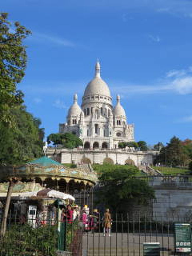 パリ訪問4日目はサクレ・クール寺院などパリの観光名所を歩き回りました。世界的な観光地でも素顔を探ると、思いがけない発見があります。パリを堪能しました。