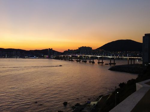 秋空のプサン“カラッと”ひとり旅 2日目‐② ～いつもの壁画さがし♪と168階段、夕暮れの文化村～』釜山(韓国)の旅行記・ブログ by  cotton-candyさん【フォートラベル】