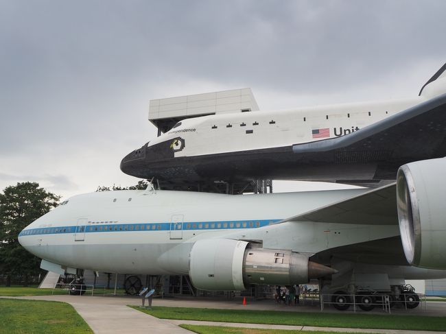 レンタカーで、ヒューストン宇宙センターへ行ってきました。<br />館内の展示はイマイチですが、トラムツアーで見学できる巨大なサターンロケットは必見。<br />