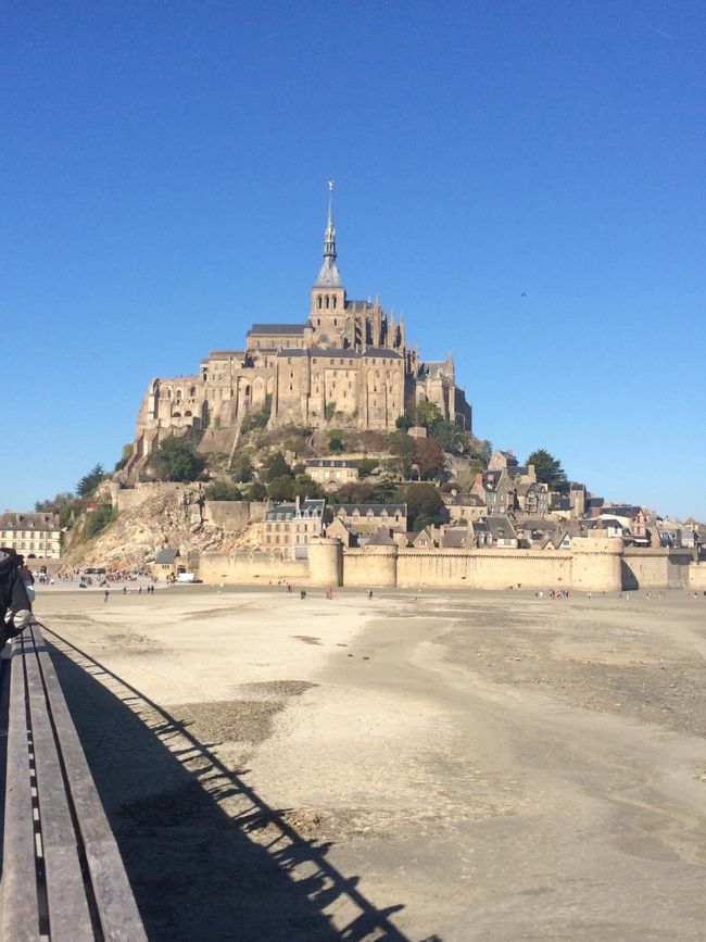 2018年10月19日~2018年10月27日迄、フランス周遊旅してきました。<br /><br />20日(土) シャルル・ド・ゴール空港昼過ぎ着<br />21日(日) モン・サン・ミシェル観光<br />22日(月) パリ観光<br />23日(火) 午前ヴェルサイユ宮殿観光、午後パリ観光<br />24日(水) 午前ニースへ移動、午後エズ村観光<br />25日(木) 午前モナコ観光、午後ニース観光<br />26日(金) ニース観光<br />27日(土) 成田空港夕刻着