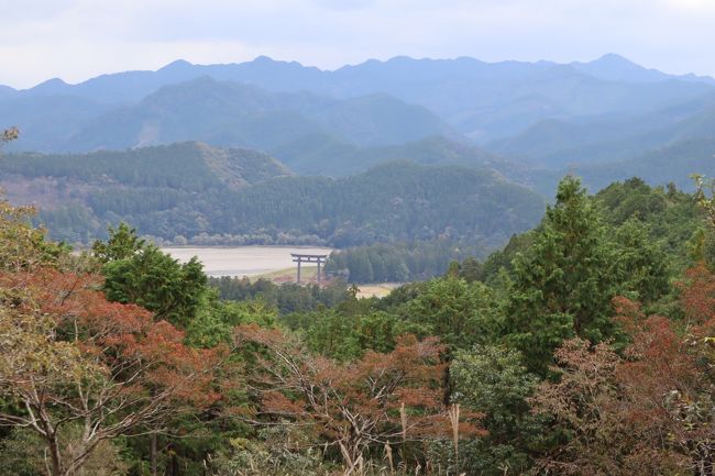 熊野古道・・中辺路の発心門王子から熊野本宮大社まで約７kmを歩きます。