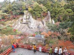 開創一千三百年の那谷寺へ紅葉を見に行く。