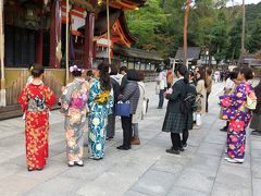 京都の祇園周辺を散歩し、着物姿をたくさん見かける