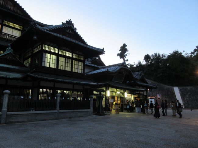 高知県をあとにして、愛媛県へ。<br />道後温泉の夜を満喫し、翌日は市内と、下灘駅へ。<br />隣の県とはいえ、本当に距離がありました・・。<br />でも、さすがの道後温泉。雰囲気最高。リラックスして旅を締めくくることができました。